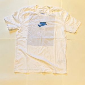 The Nike Tee (Men’s Small)